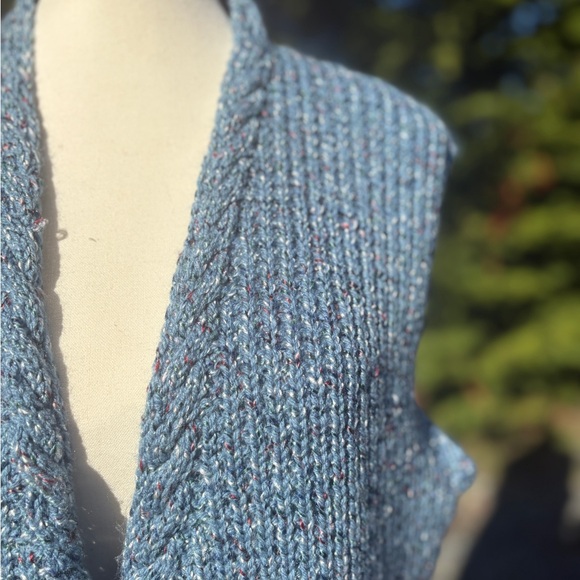 Handcrafted Blue Knit Vest – Cozy Artisan Layer Sz Lg - Picture 6 of 9